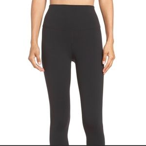 ALO Airbrush High Waist Leggings - Black - Size Medium; Worn Once!